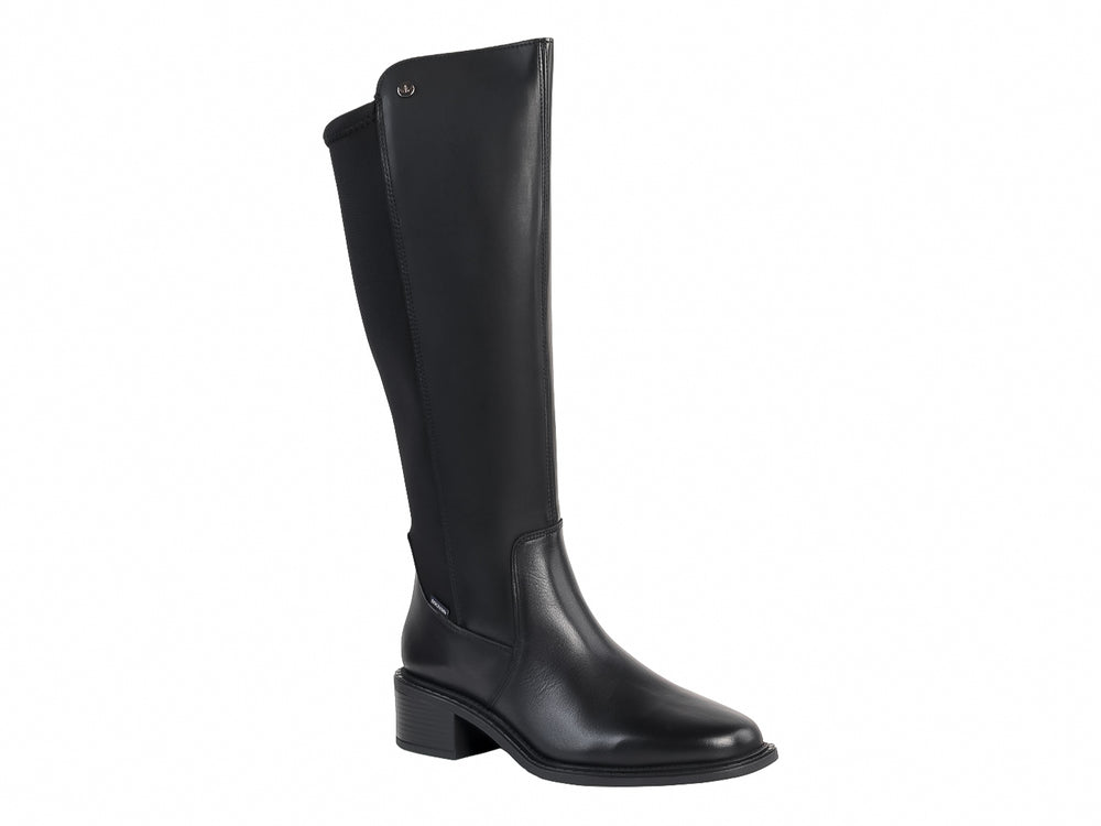 Bota alta de color negro marca Dockers con tacón bajo y acabado liso.