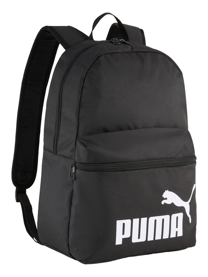 Mochila escolar PUMA de color negro con logotipo blanco en la parte frontal.