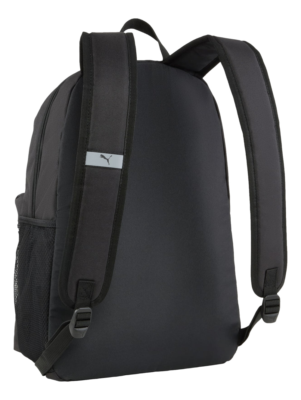 Mochila escolar PUMA de color negro con logotipo blanco en la parte frontal.