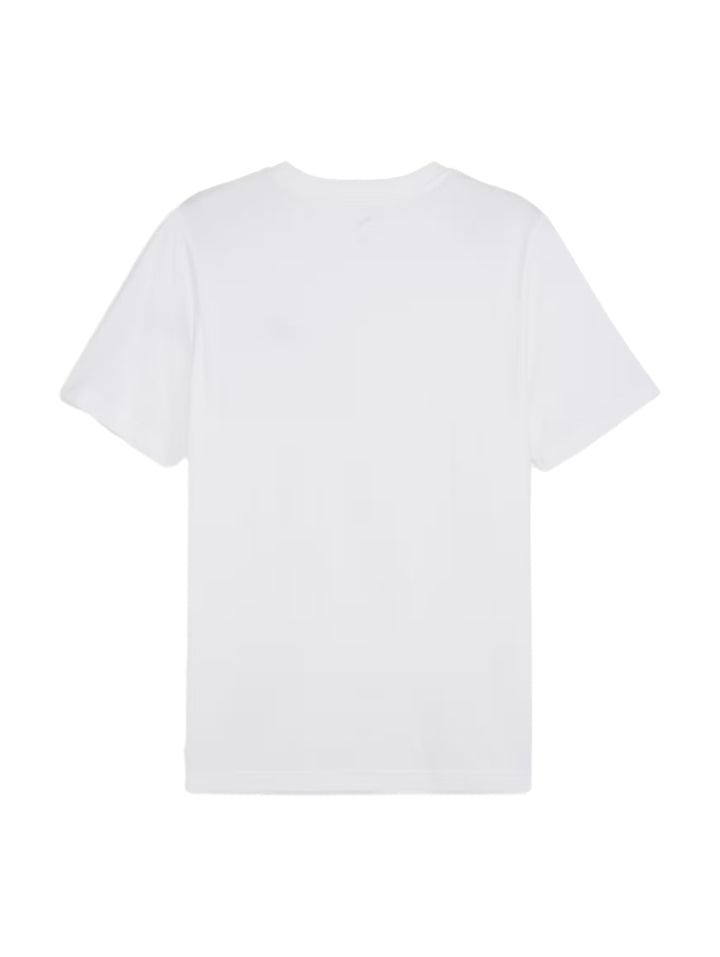 Hombre vistiendo una playera blanca de manga corta PUMA con un logotipo pequeño en el pecho.