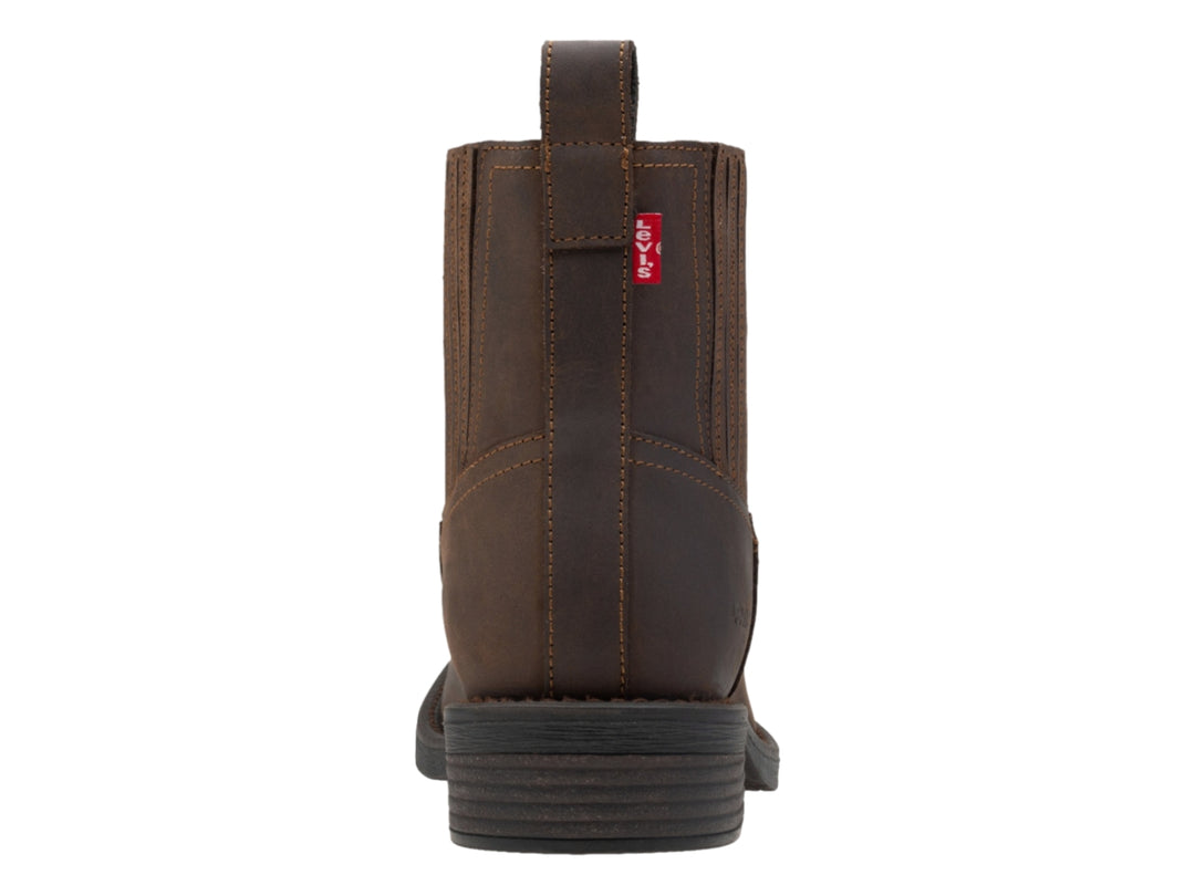Bota casual de color chocolate con paneles elásticos laterales y suela negra.