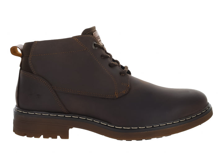 Bota casual de color café oscuro con cordones y suela resistente de la marca Dockers.