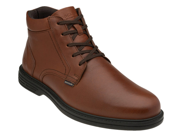 Botín Dockers de cuero color caoba con agujetas y suela negra.