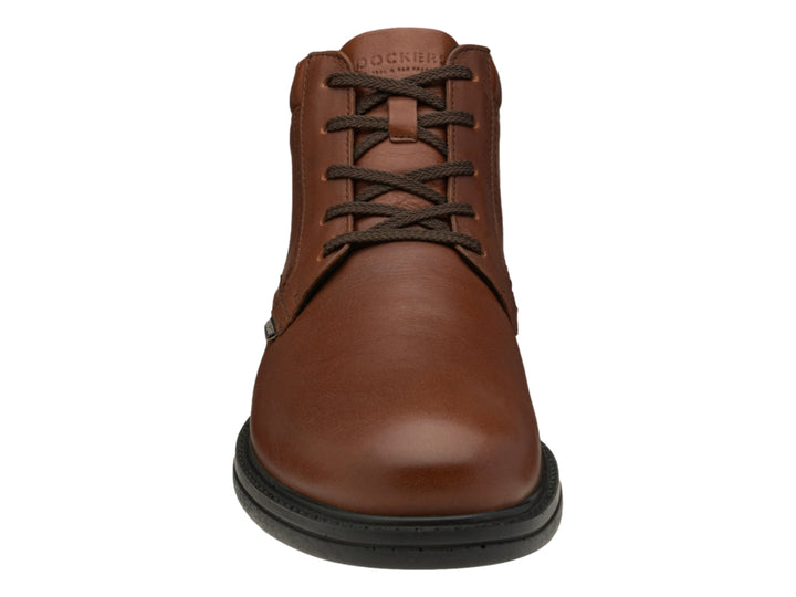 Botín Dockers de cuero color caoba con agujetas y suela negra.