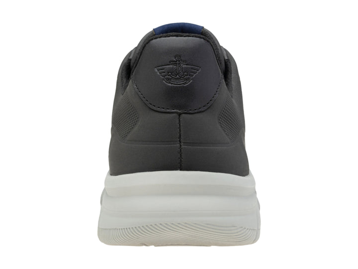 Zapato casual Dockers de color negro con suela blanca y agujetas.