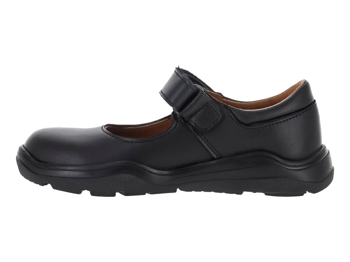 Zapato escolar negro para niño o niña con correa y suela gruesa.