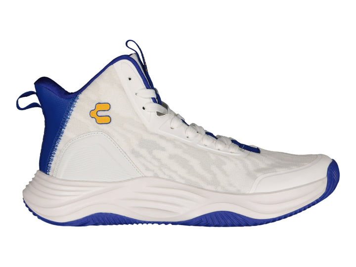 Tenis de baloncesto Charly color blanco con detalles y suela en color azul.