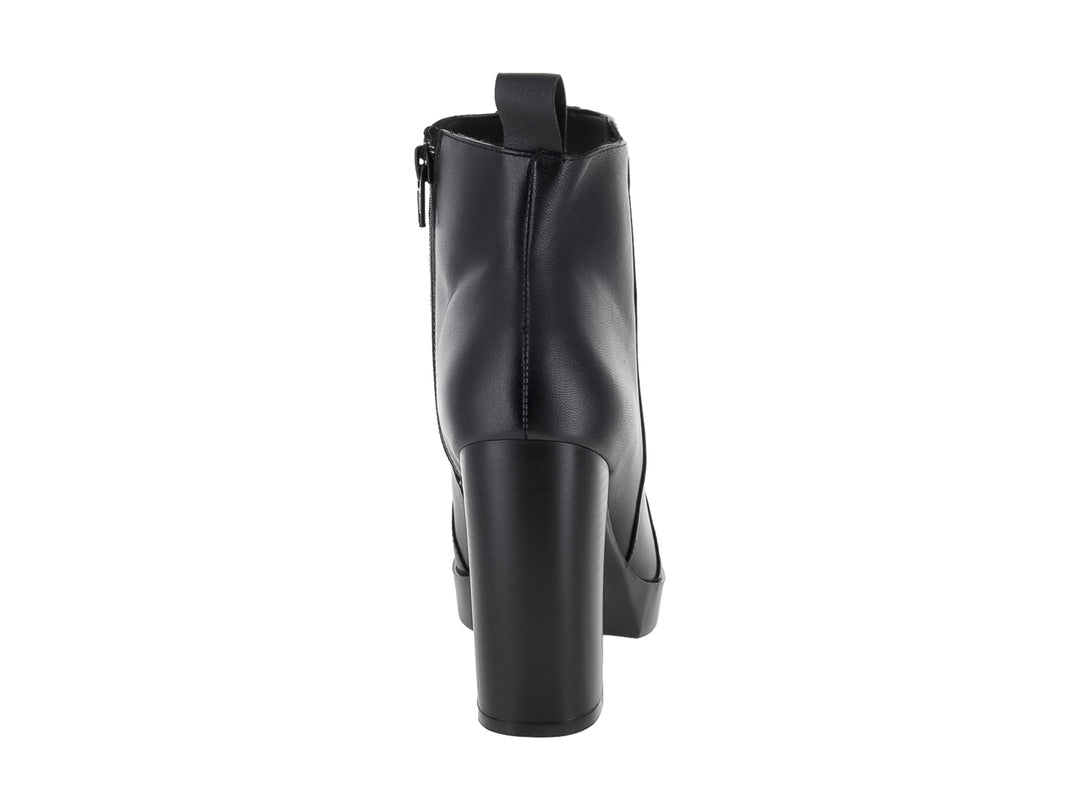 Botín de cuero negro para mujer con tacón cuadrado y plataforma, diseño liso y elegante.