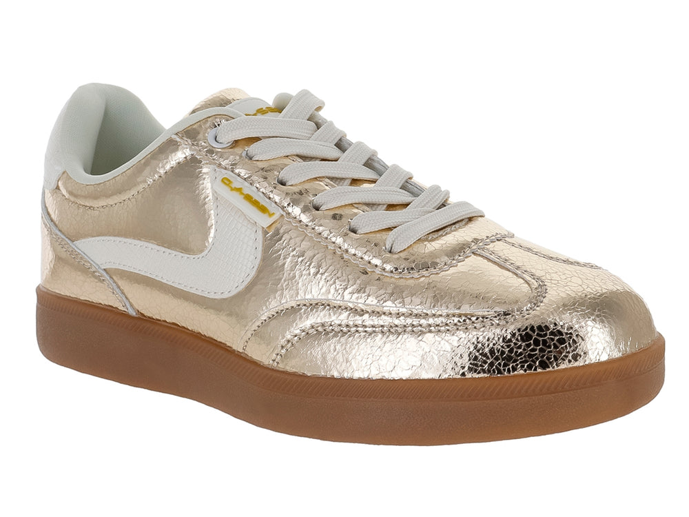 Tenis Clasben Altair en color oro metálico con detalles en blanco y suela café.