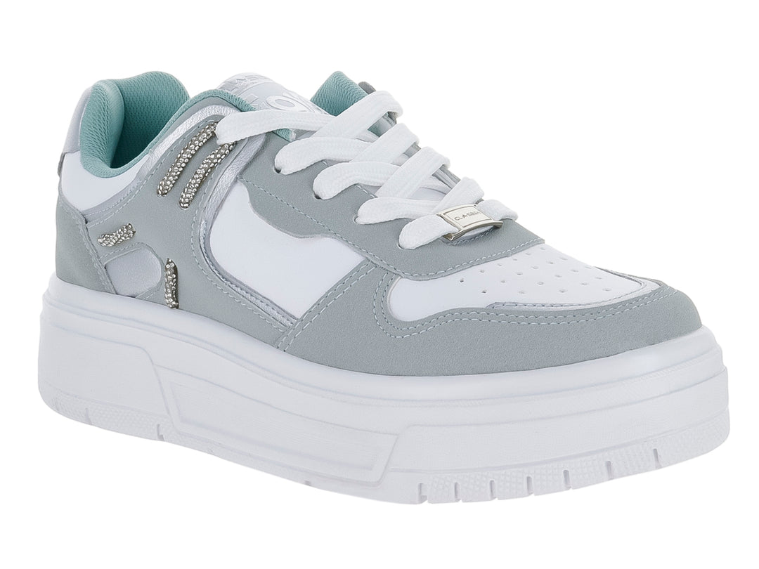 Tenis Clasben color blanco y verde menta con suela de plataforma gruesa.