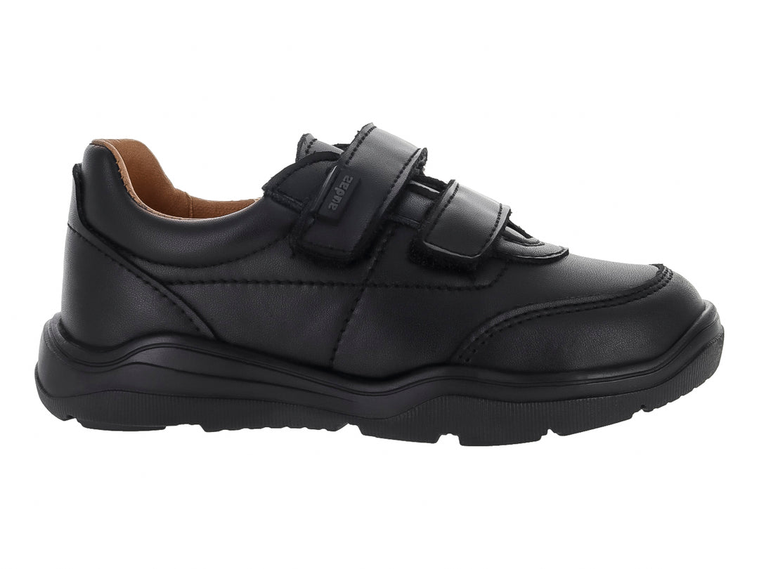 Zapato casual color negro para niño o niña con cierre de dos correas de velcro y suela robusta.