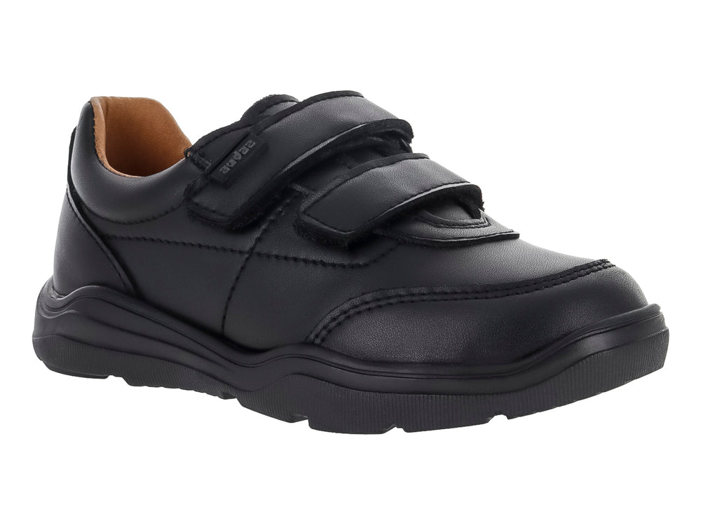 Zapato casual color negro para niño o niña con cierre de dos correas de velcro y suela robusta.