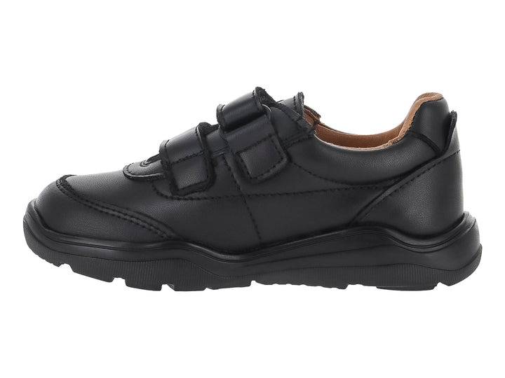 Zapato casual color negro para niño o niña con cierre de dos correas de velcro y suela robusta.