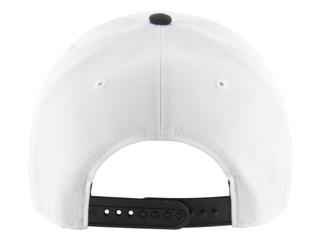 Gorra de béisbol 47 Brand con corona blanca, visera negra y logotipo LA bordado en negro.