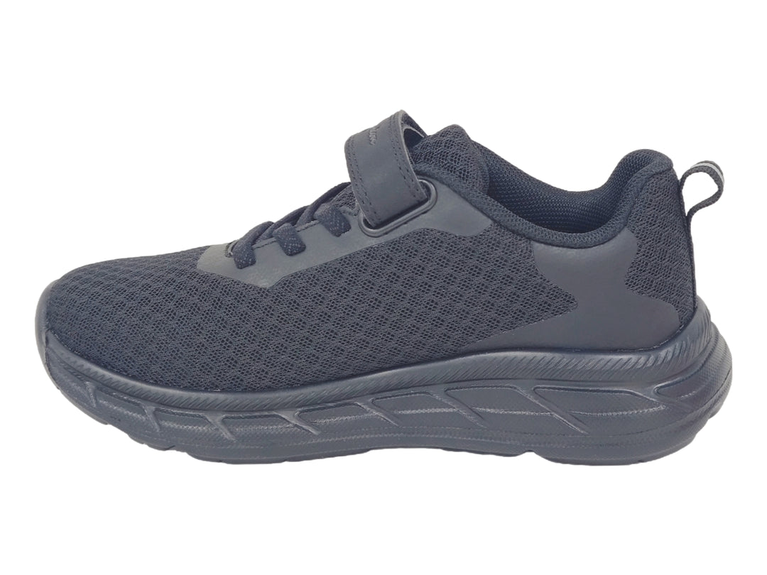 Tenis deportivos Champion color negro con correa de ajuste y agujetas para niño.