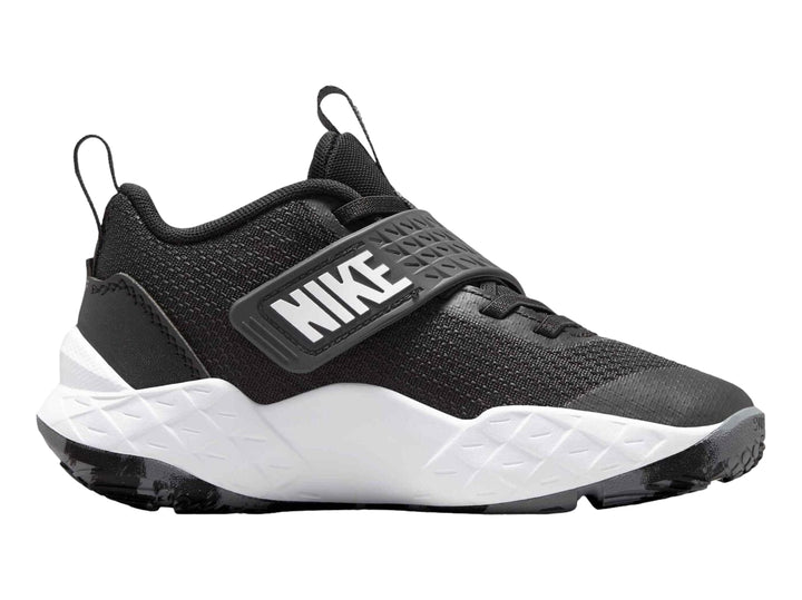 Tenis Nike Team Hustle D 12 para niño en colores negro y blanco con correa de ajuste
