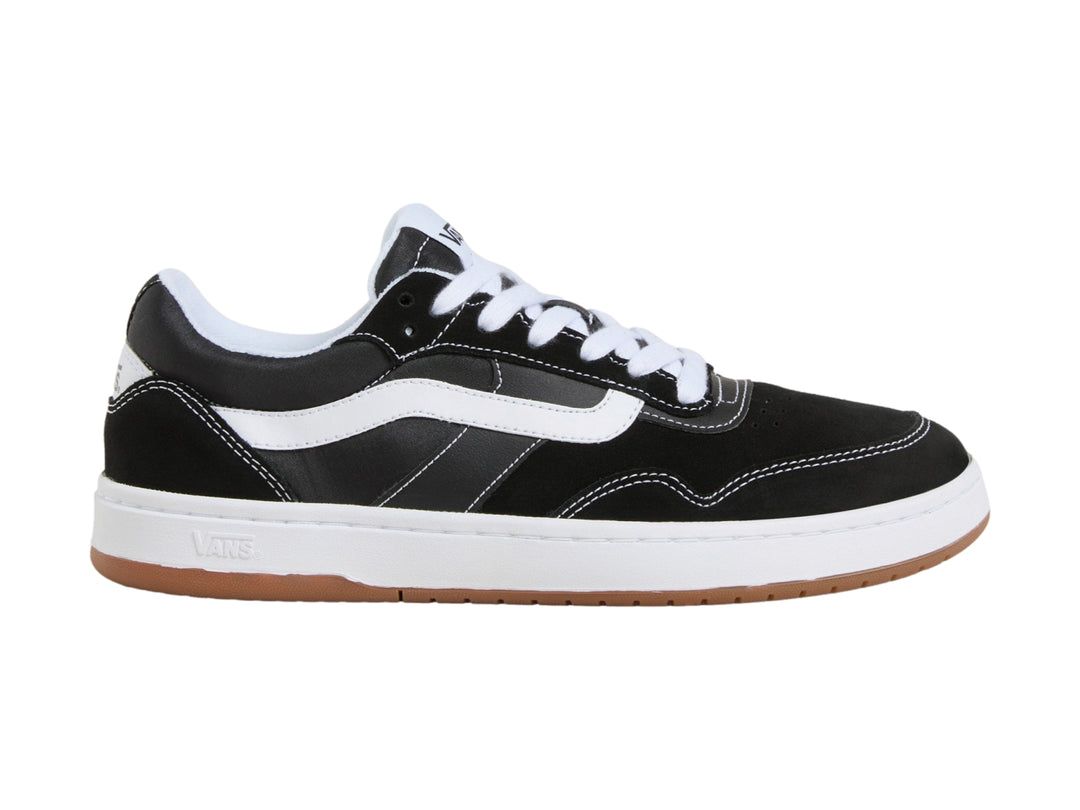 Tenis VANS Cruze 3.0 en color negro y blanco con suela de goma color café.