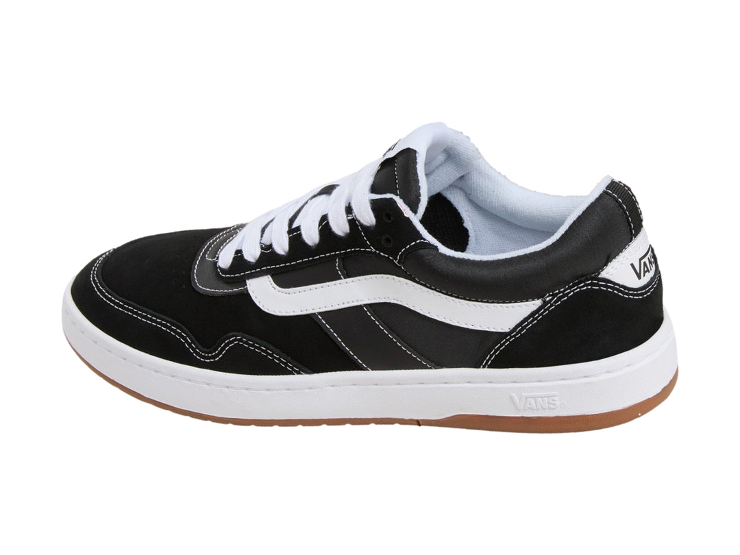 Tenis VANS Cruze 3.0 en color negro y blanco con suela de goma color café.