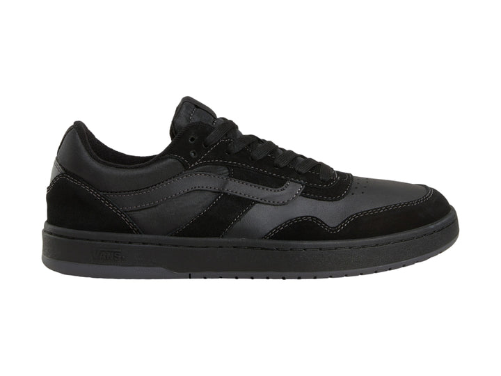 Tenis VANS Cruze 3.0 en color negro total, vista lateral sobre fondo blanco.
