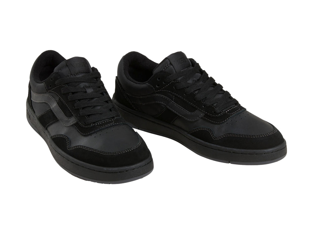 Tenis VANS Cruze 3.0 en color negro total, vista lateral sobre fondo blanco.