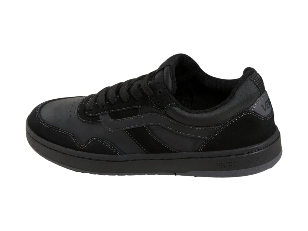 Tenis VANS Cruze 3.0 en color negro total, vista lateral sobre fondo blanco.