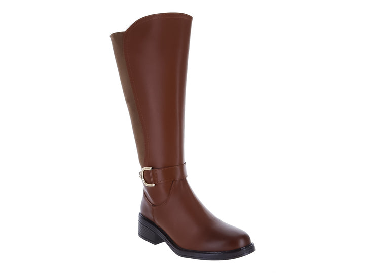 Bota alta color marrón tan con hebilla dorada y panel posterior en gamuza.