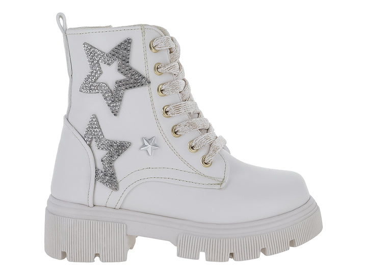 Bota blanca con suela track y decoraciones de estrellas brillantes en color plata.