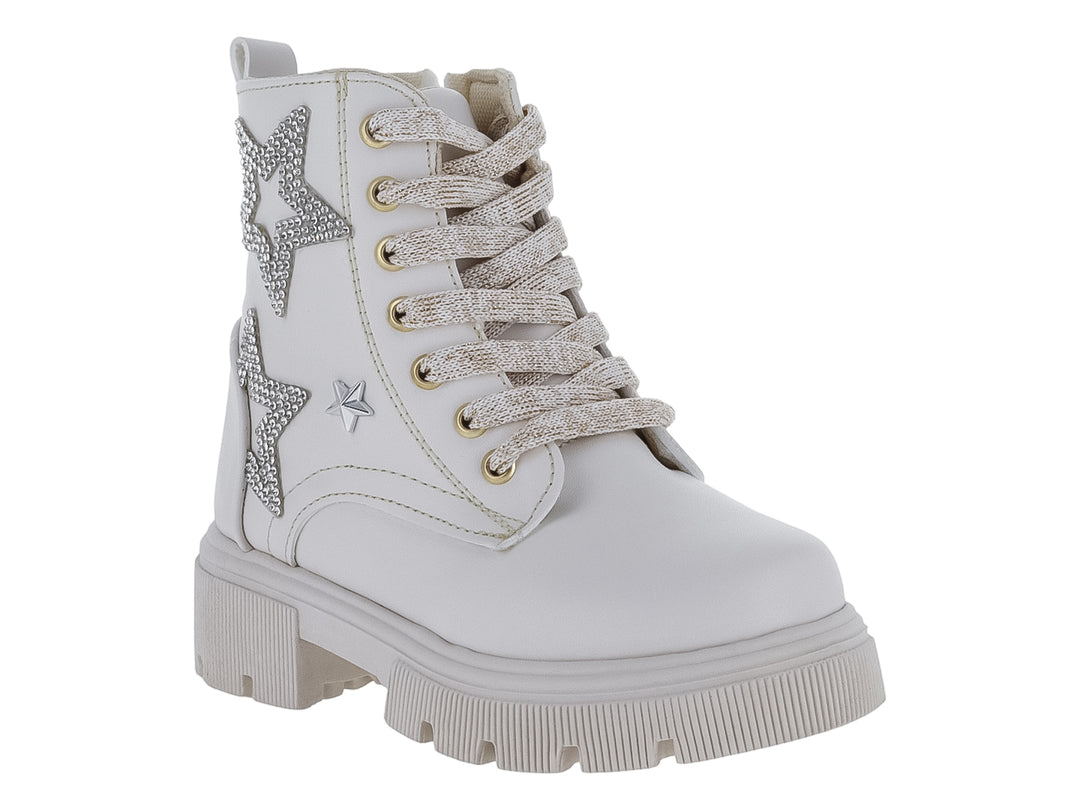 Bota blanca con suela track y decoraciones de estrellas brillantes en color plata.