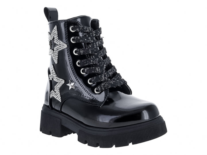 Bota de charol negro con plataforma y detalles de estrellas plateadas brillantes.