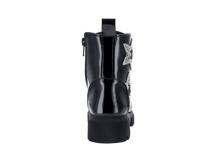 Bota de charol negro con plataforma y detalles de estrellas plateadas brillantes.