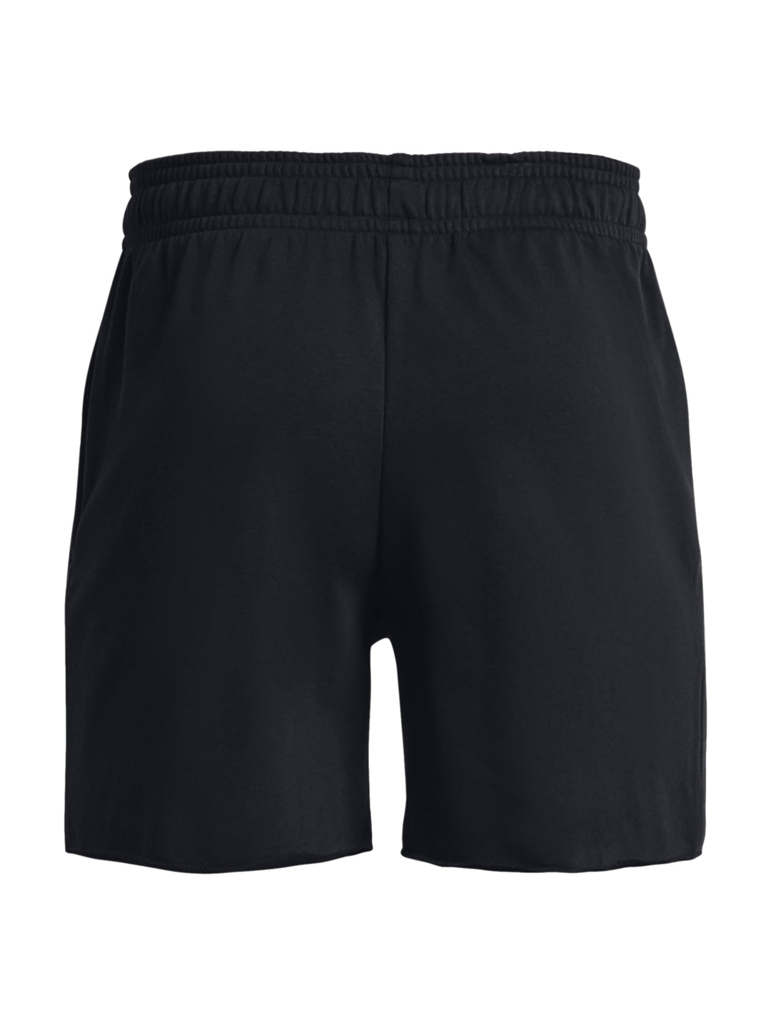 Hombre vistiendo shorts deportivos negros de Under Armour con logo blanco en la pierna derecha.