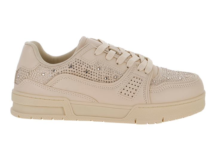 Tenis color blanco con incrustaciones de brillantes en el lateral y la punta.