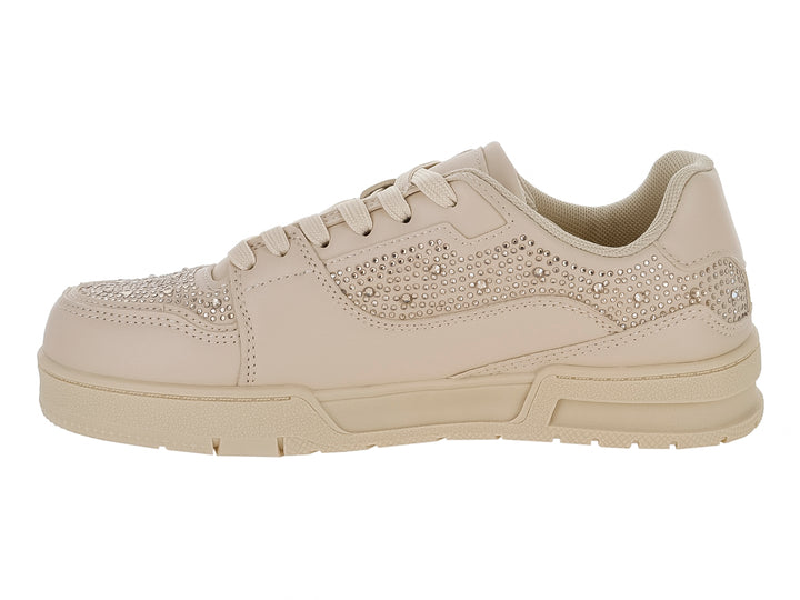 Tenis color blanco con incrustaciones de brillantes en el lateral y la punta.