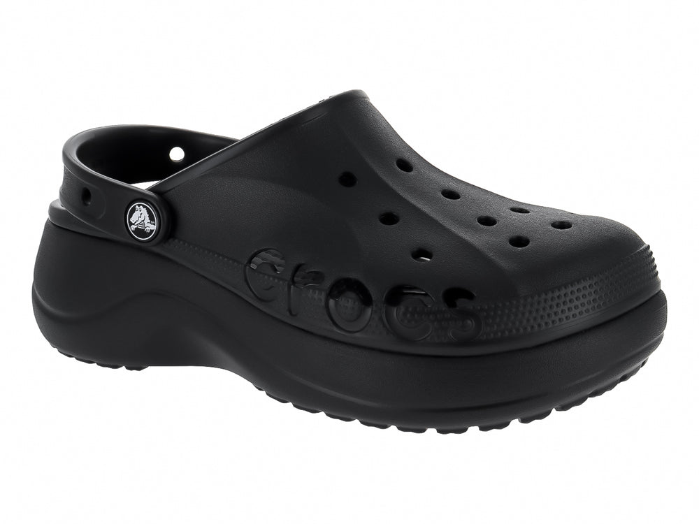 Zueco Crocs Baya Platform Clog en color negro con suela de plataforma y correa ajustable.