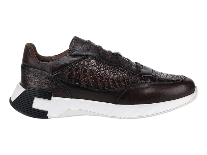 Tenis Cuadra en color café con detalles en piel de cocodrilo y suela blanca y negra para Hombre.
