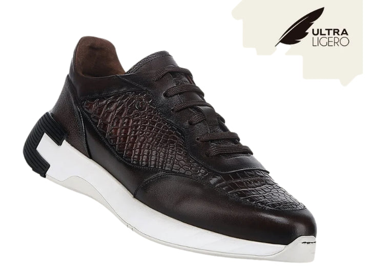 Tenis Cuadra en color café con detalles en piel de cocodrilo y suela blanca y negra para Hombre.