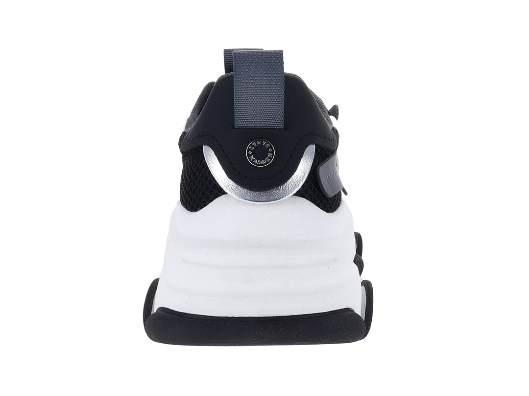 Tenis deportivos Steve Madden color negro y blanco con detalles plateados y suela chunky.