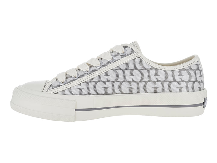 Tenis casuales Guess color gris y blanco con estampado de monograma y suela blanca.