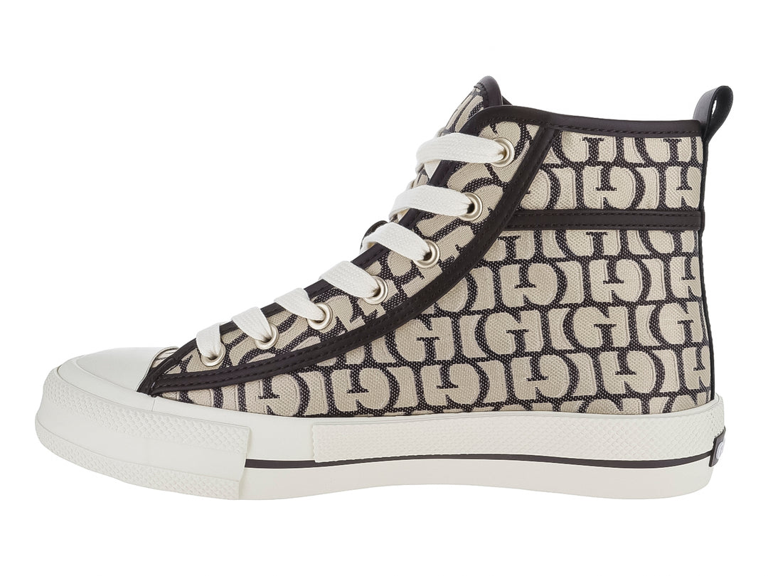 Tenis de bota Guess con estampado de logos en marrón y beige con suela blanca.