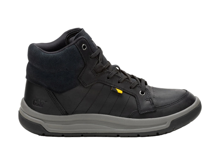 Bota Caterpillar negra con suela gris y detalle amarillo, diseño industrial y casual.