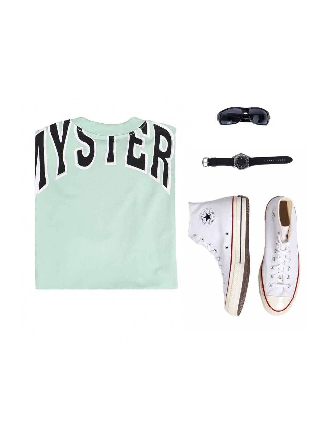 Hombre vistiendo playera oversize color menta con bolsillo frontal y cuello redondo.