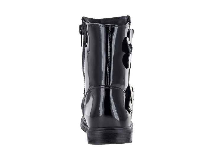 Bota de charol negro para Niña con detalle de flor y hebilla plateada.