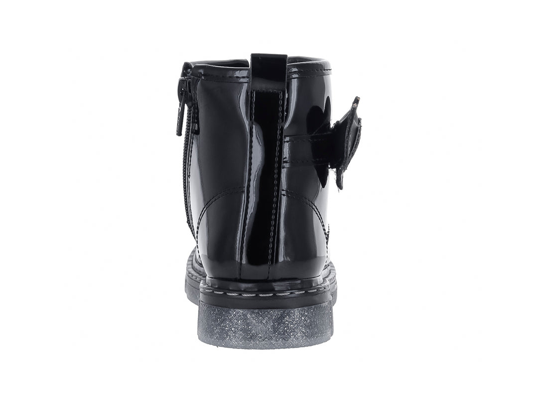 Bota negra de charol con detalle de corazón lateral y suela con glitter plateado.