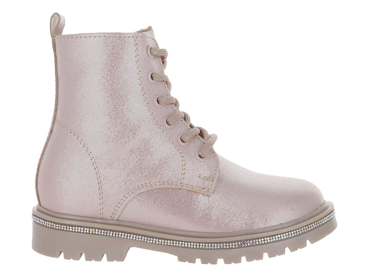 Botas color peonia con acabado brillante, agujetas y detalle de pedrería en la suela para niña.