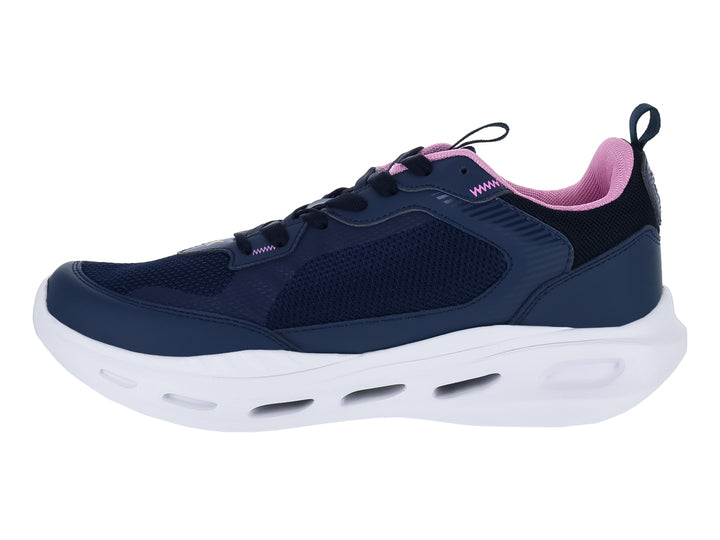 Tenis deportivos Makena en color azul marino con detalles en rosa y suela blanca gruesa.