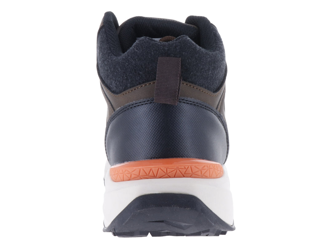 Zapato deportivo Murren en color marrón y azul marino con suela blanca y acento naranja.