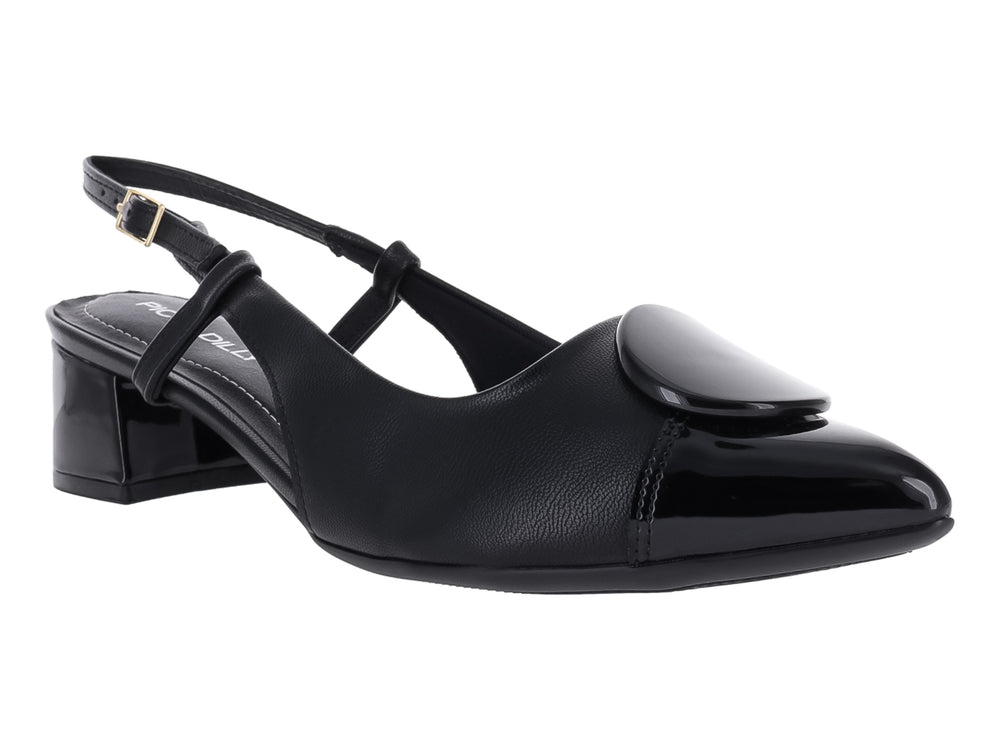 Zapato negro de cuero con tacón bajo y correa ajustable al tobillo.