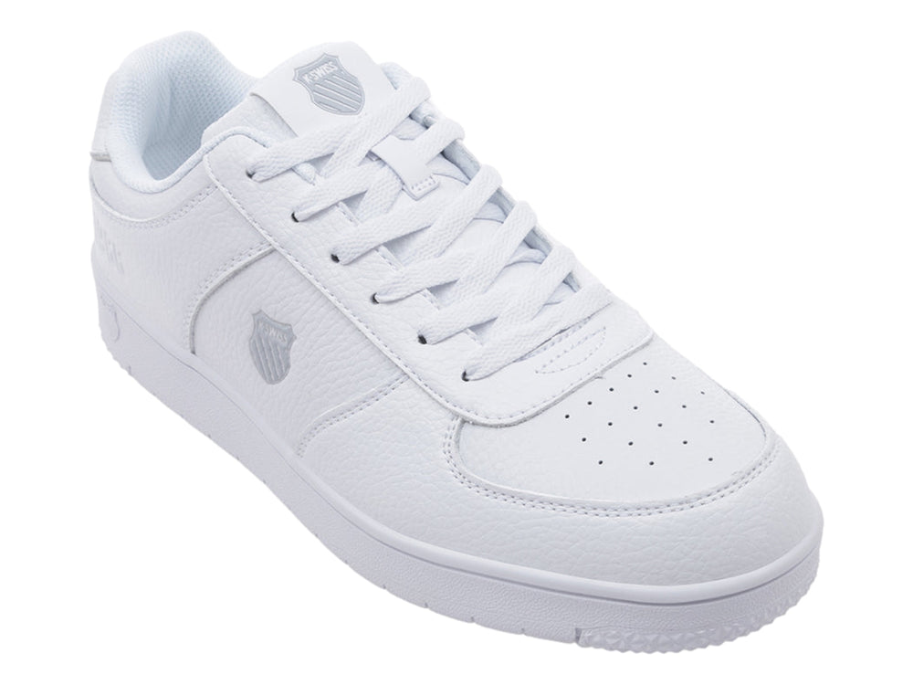 Tenis K-Swiss modelo Admiral en color blanco total, estilo clásico deportivo.