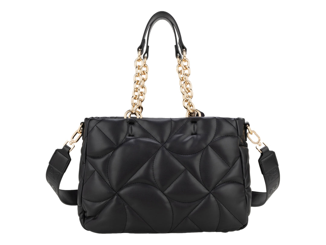 Bolso de hombro Cloe color negro con diseño acolchado, asa de cadena dorada y un pañuelo beige decorativo.