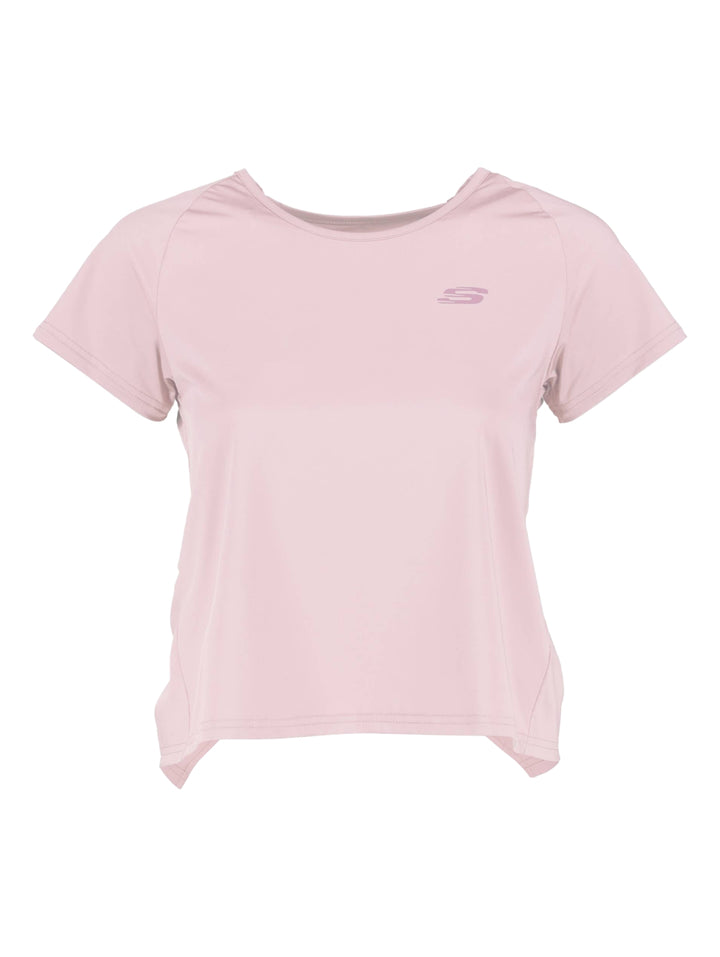Playera deportiva crop top de color lila con manga corta y logo de Skechers en el pecho.